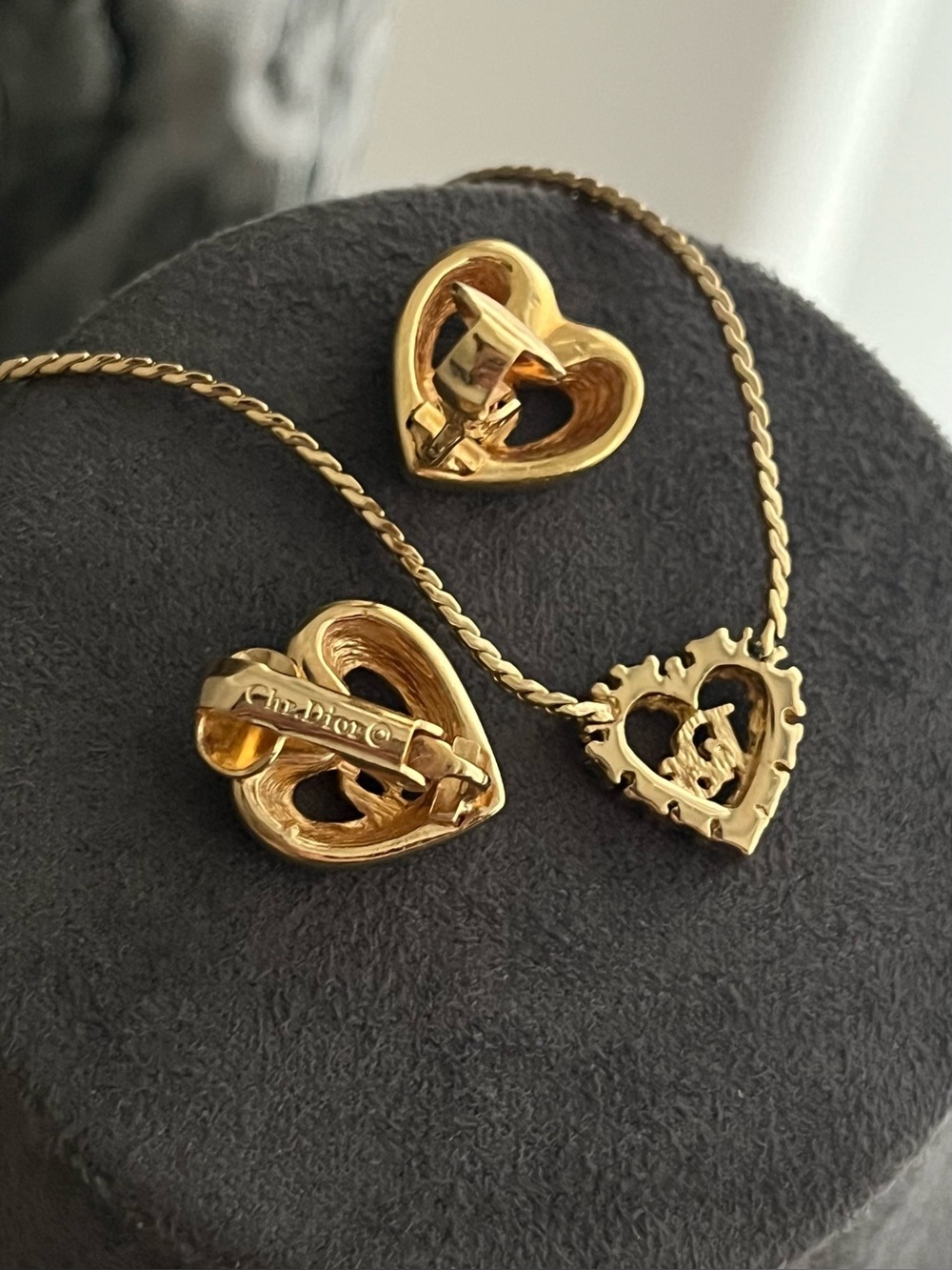 Authentic Vintage Dior Classic Logo Hollow Heart Rhinestone Gold Chain Necklace - Picture 3 of 3